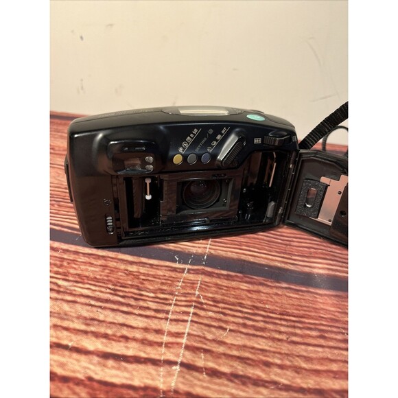 Pentax Zoom 105 Super 35mm Film Camera Point & Shoot Camera - WORKING - Picture 6 of 12